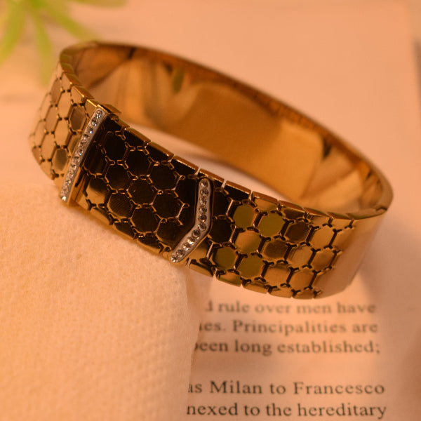 Elegant Unique Design Gold Plated Crystal Stones Bracelet for Girls/Women