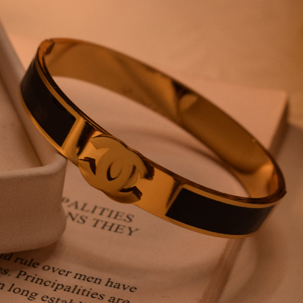 Dazzling Unique Design Gold Plated Bracelet for Girls/Women