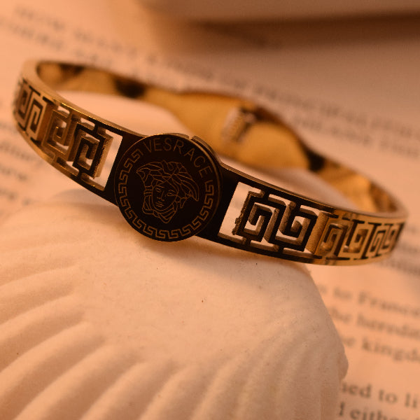 Gorgeous Unique Design Gold Plated Bracelet for Girls/Women