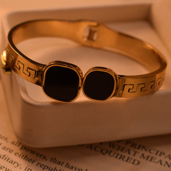 Beautiful Unique Design Gold Plated Bracelet for Girls/Women