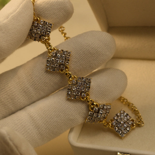 Gorgeous Design Gold Plated Crystal Stones Bracelet for Girls/Women