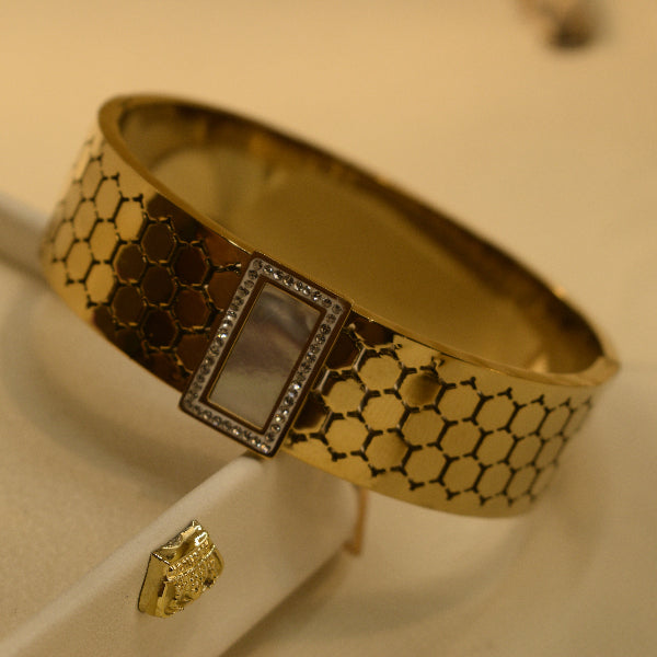 Luminous Unique Design Gold Plated Crystal Stones Bracelet for Girls/Women