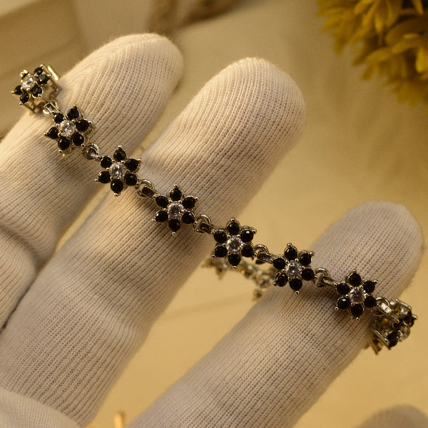 Stylish Unique Design Silver Plated Crystal Stones Bracelet for Girls/Women