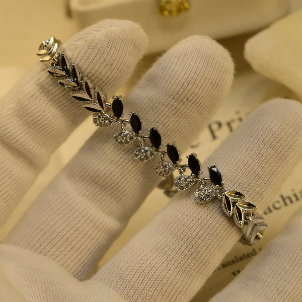 Elegant Unique Design Silver Plated Crystal Stones Bracelet for Girls/Women