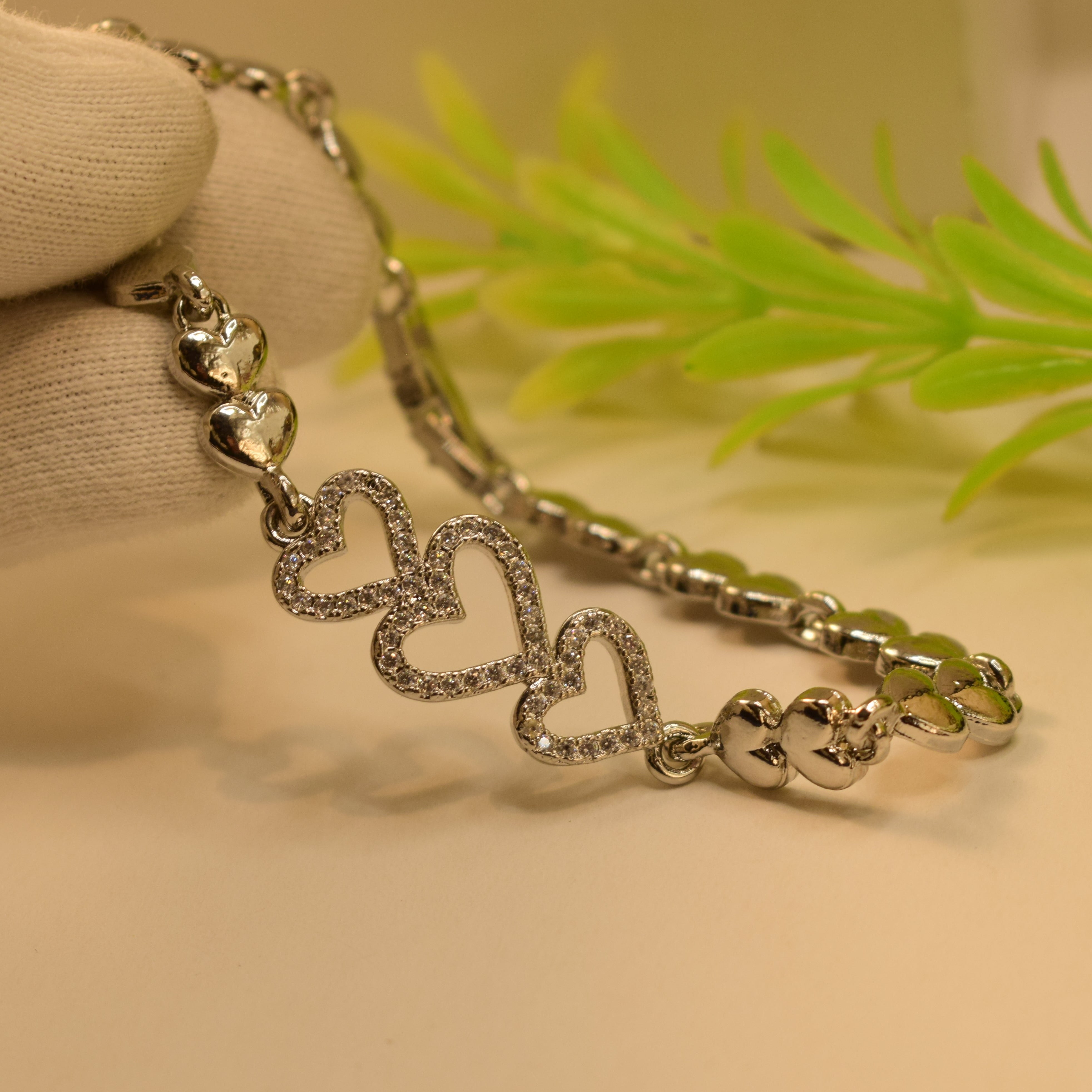 Elegant Stylish Design Bracelet for Girls/Women