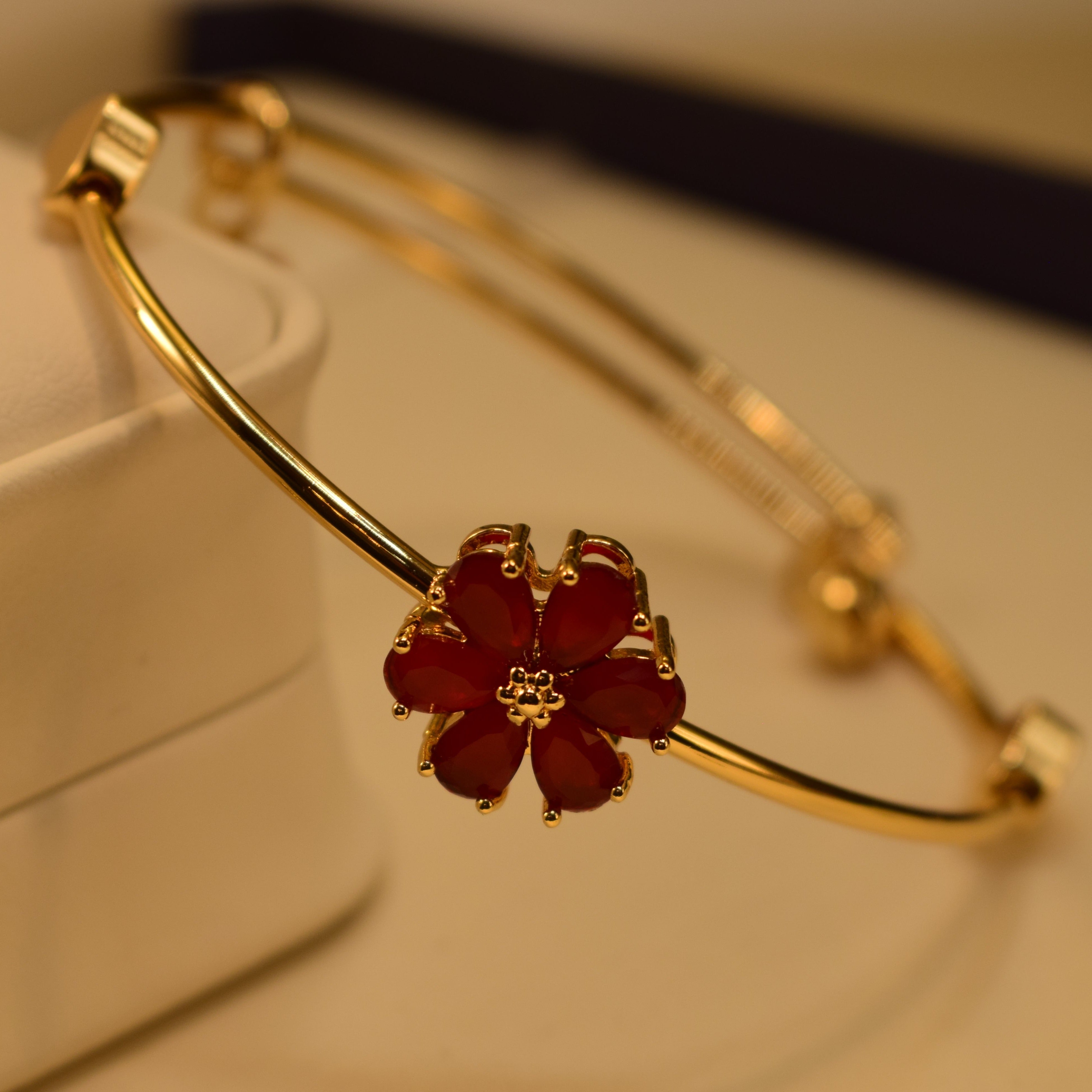 Elegant Design Bracelets for Girls/Women