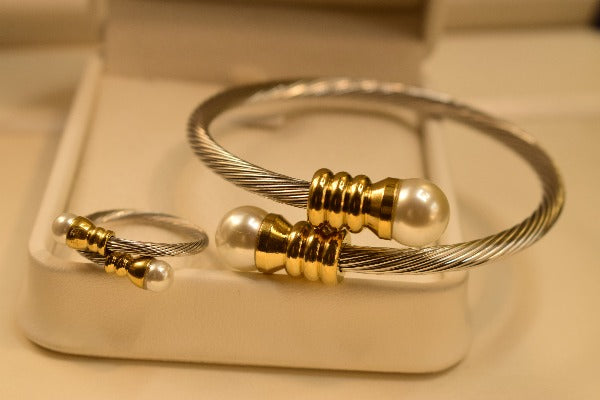 Beautiful Silver/Golden Stylish Design Bangle With Ring for Girls/Women