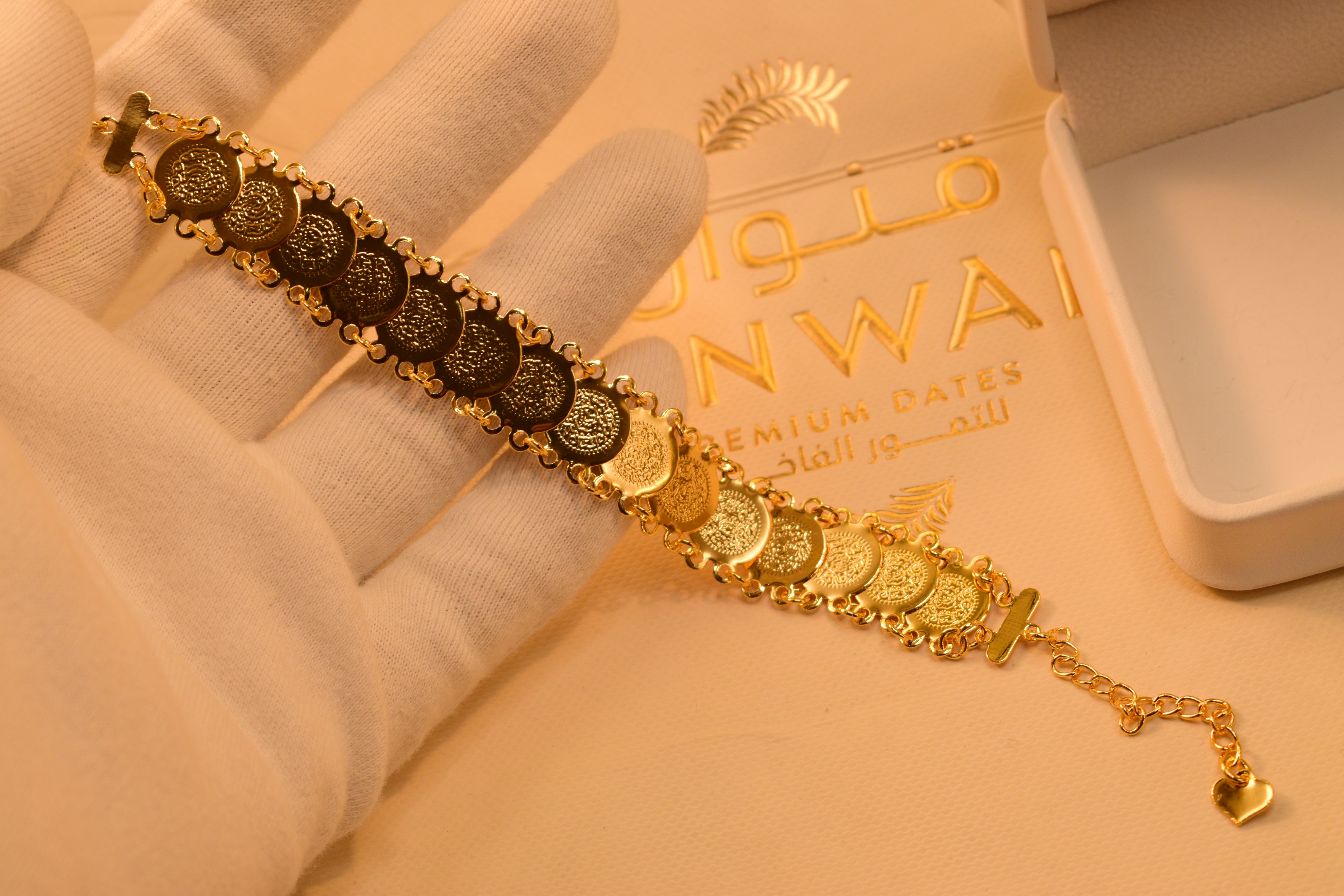 Beautiful Elegant Gold Plated Bracelet for Girls/Women