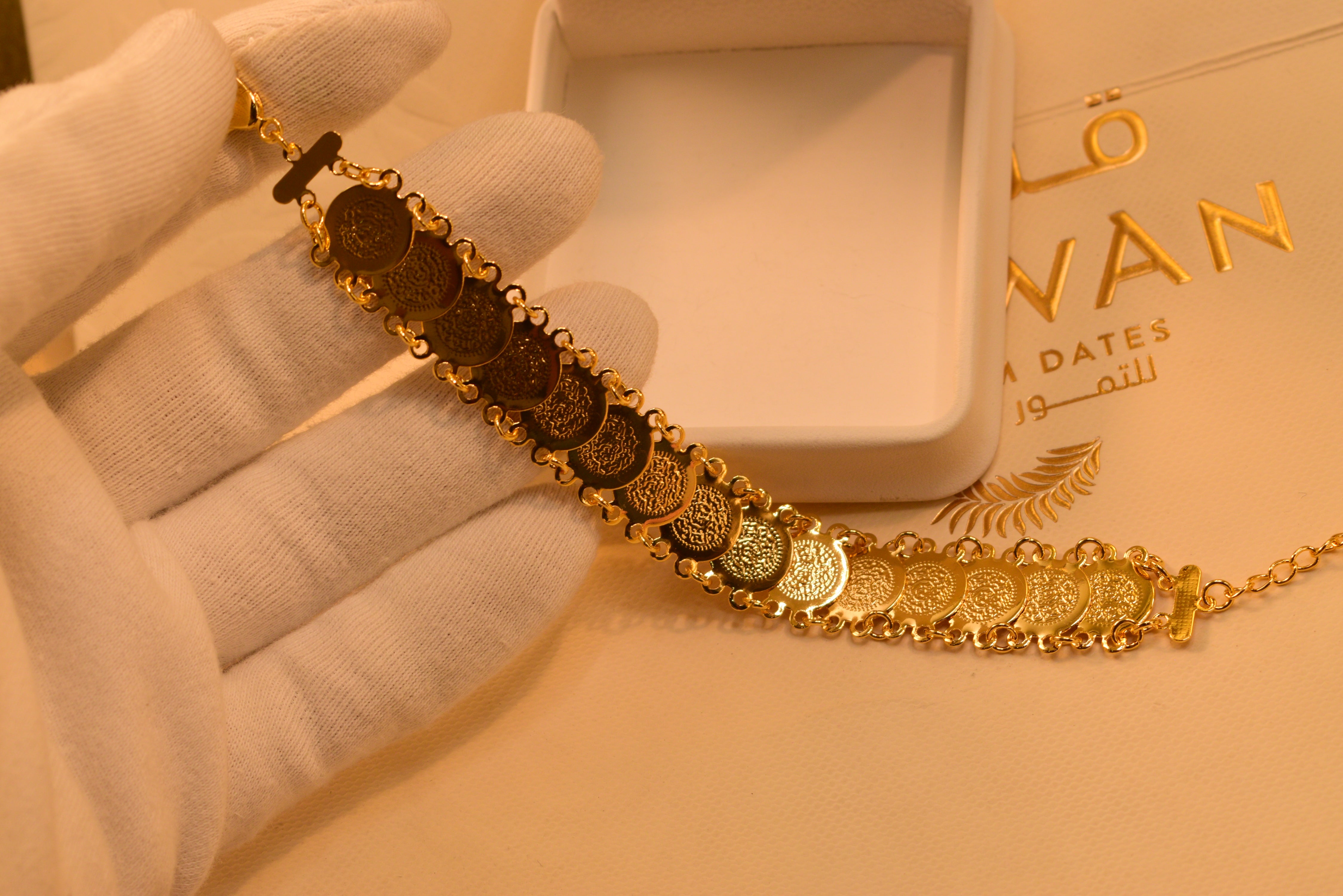 Beautiful Elegant Gold Plated Bracelet for Girls/Women