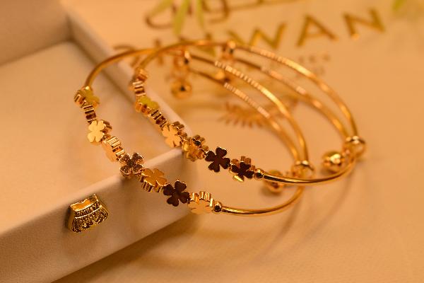 Luminous Flower Design 24K Gold Plated Bracelet for Girls/Women