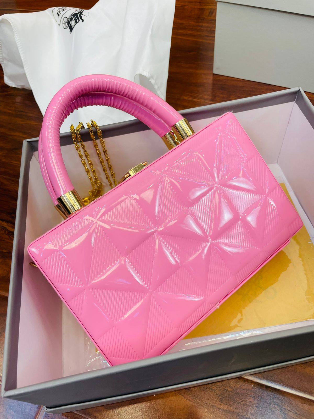 Beautiful Pink Color Handbag For Girls/women