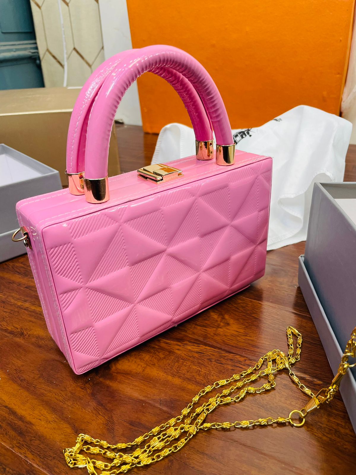 Beautiful Pink Color Handbag For Girls/women