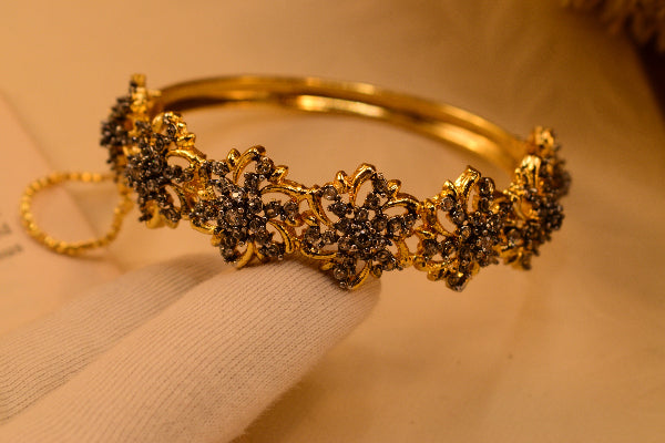 Gorgeous Unique Design Gold Plated Crystal Stones Bangle for Girls/Women