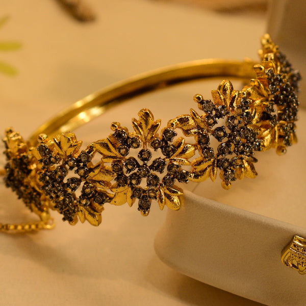 Elegant Unique Design Gold Plated Crystal Stones Bangle for Girls/Women