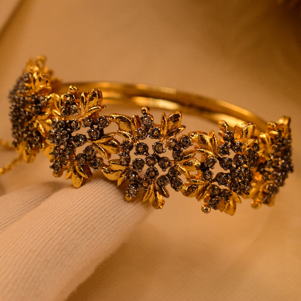 Elegant Unique Design Gold Plated Crystal Stones Bangle for Girls/Women