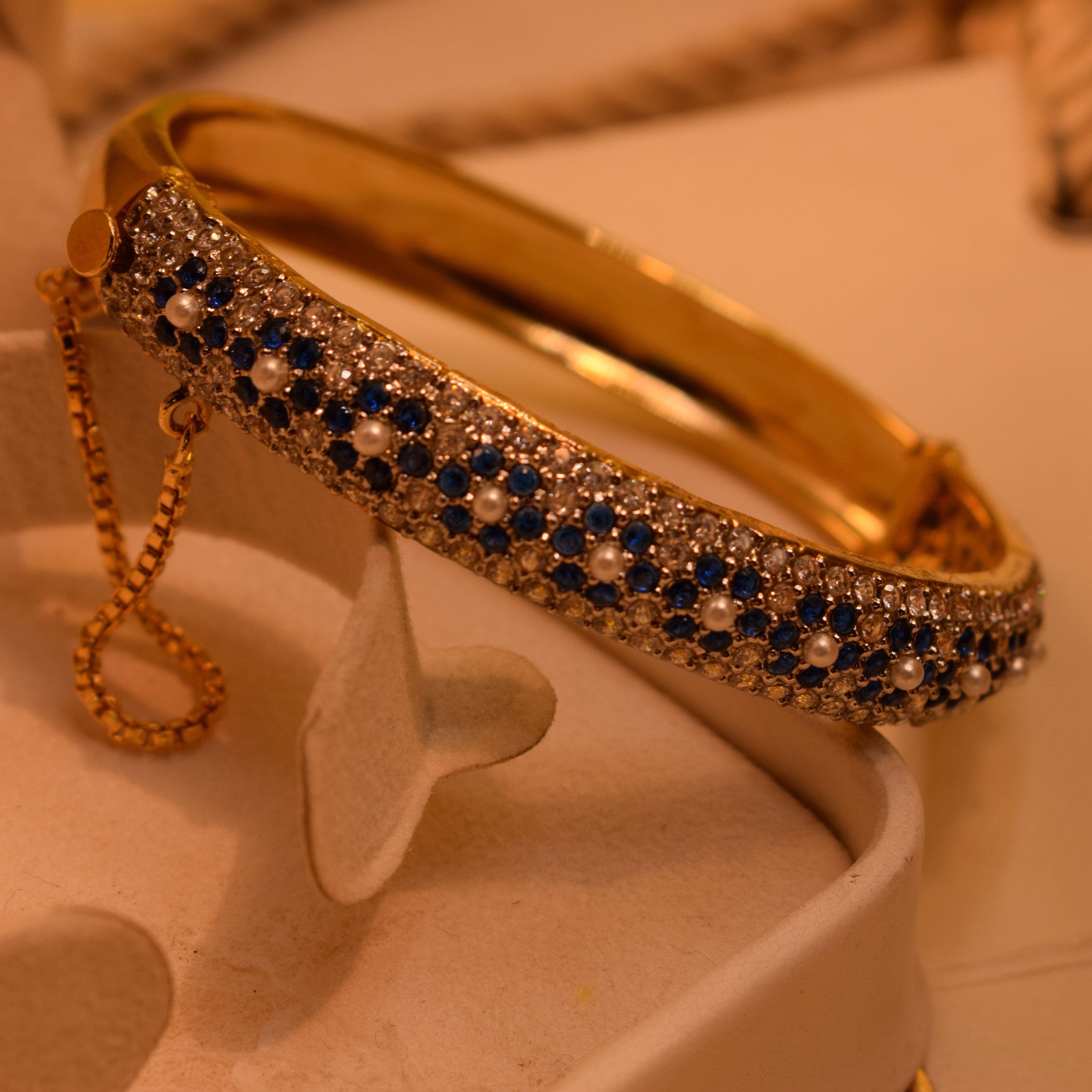 Fancy Unique Design Gold Plated Crystal Stones Bangle for Girls/Women