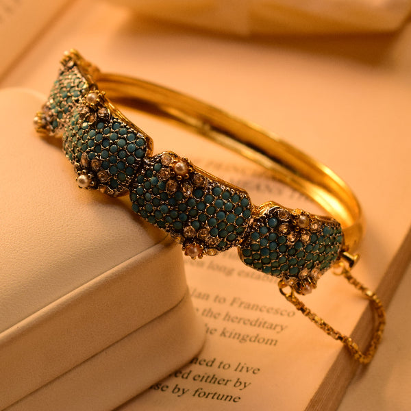Gorgeous Unique Design Gold Plated Crystal Stones Bangle for Girls/Women