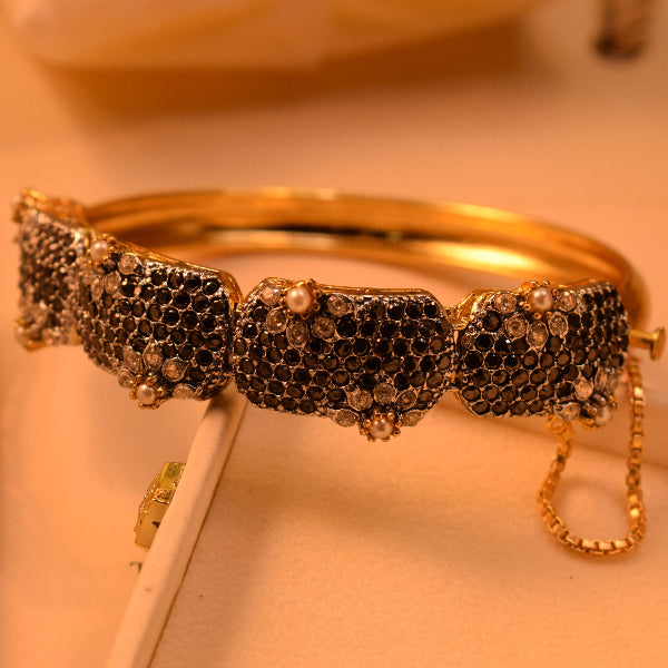 Gorgeous Unique Design Gold Plated Crystal Stones Bangle for Girls/Women