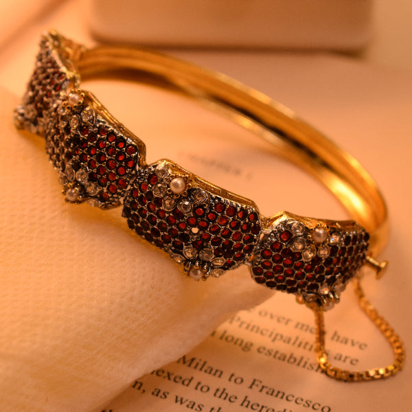 Gorgeous Unique Design Gold Plated Crystal Stones Bangle for Girls/Women