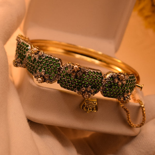 Gorgeous Unique Design Gold Plated Crystal Stones Bangle for Girls/Women