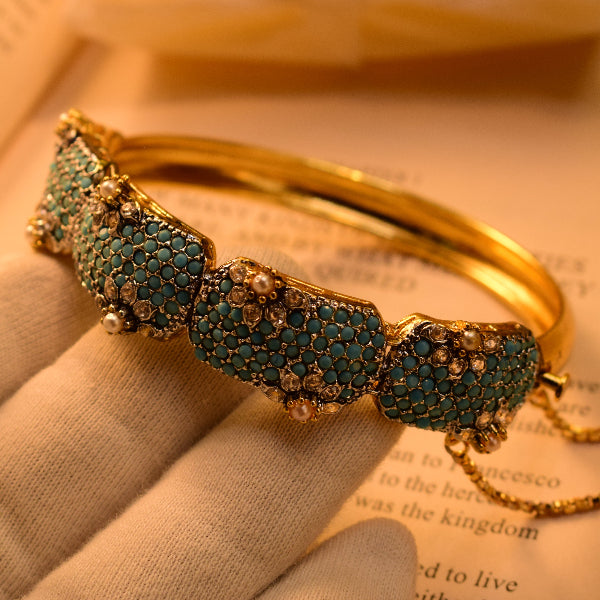 Gorgeous Unique Design Gold Plated Crystal Stones Bangle for Girls/Women