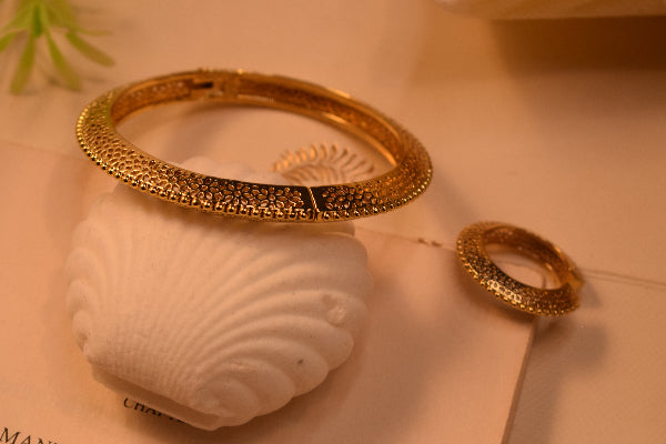 Luxury Design Gold Plated Bangle and Ring Set for Girls/Women