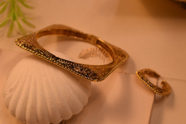 Charming Design Gold Plated Bangle and Ring Set for Girls/Women