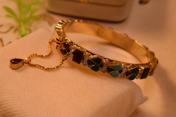 Luxury Design Gold Plated Crystal Stones Bangle for Girls/Women