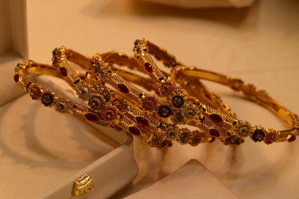 Charming Design Gold Plated Crystal Stones 6pc Bangle Set for Girls/Women