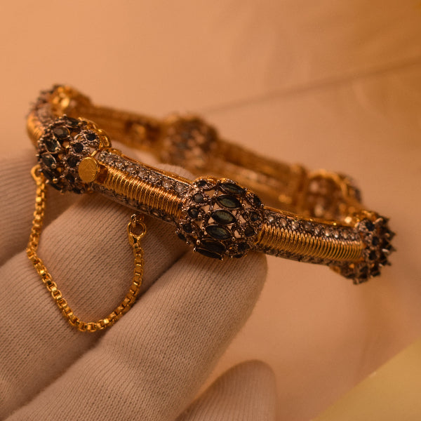 Beautiful Design Gold Plated Crystal Stones Bangle for Girls/Women