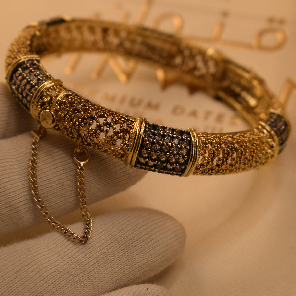 Gorgeous Unique Design Gold Plated Crystal Stones Bangle for Girls/Women
