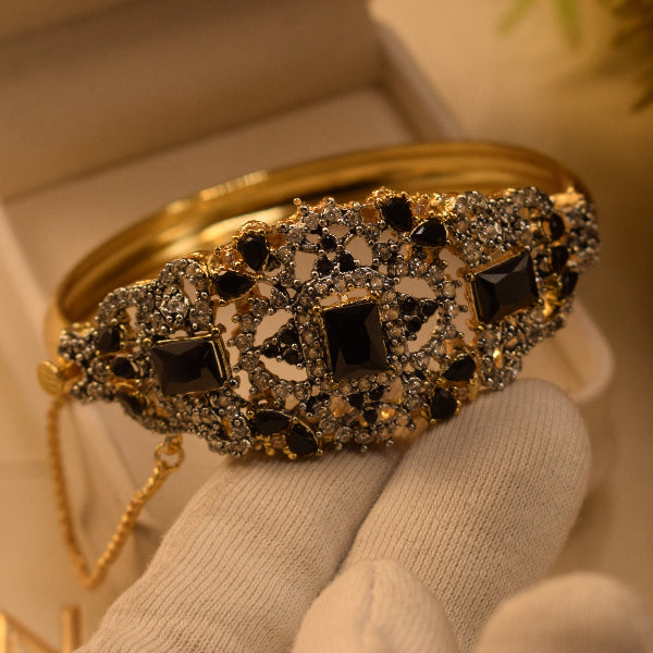 Beautiful Unique Design Gold Plated Crystal Stones Bangle for Girls/Women