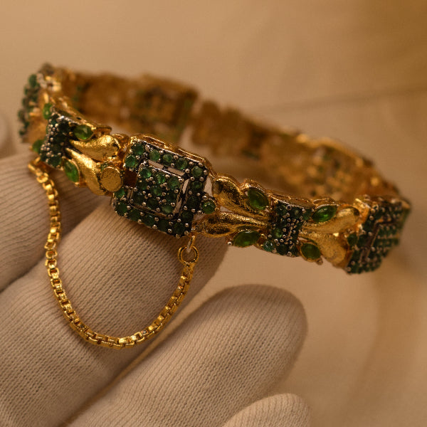 Gorgeous Unique Design Gold Plated Crystal Stones Bangle for Girls/Women