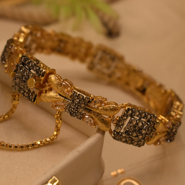 Gorgeous Unique Design Gold Plated Crystal Stones Bangle for Girls/Women