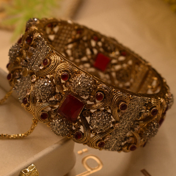 Fancy Unique Design Gold Plated Crystal Stones Bangle for Girls/Women