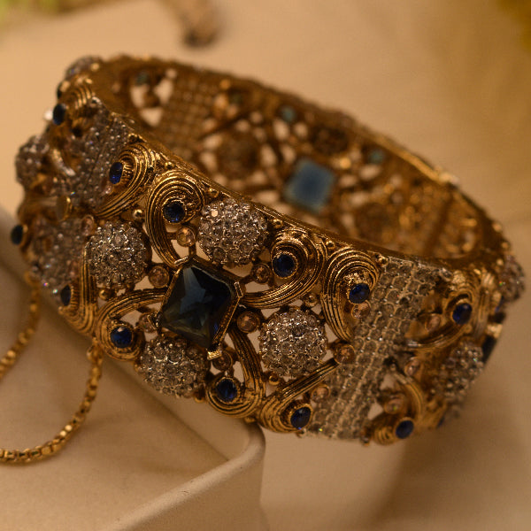 Fancy Unique Design Gold Plated Crystal Stones Bangle for Girls/Women