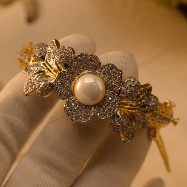 Stylish Unique Design Gold Plated Crystal Stones Bangle for Girls/Women