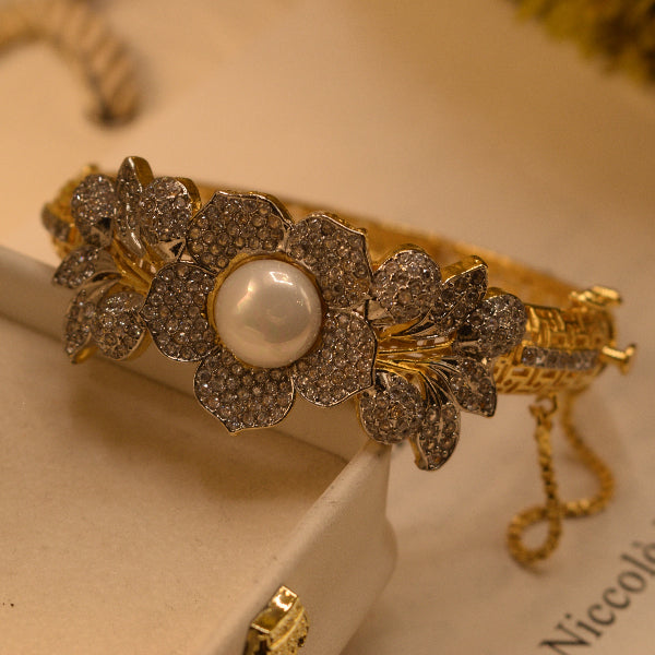 Stylish Unique Design Gold Plated Crystal Stones Bangle for Girls/Women