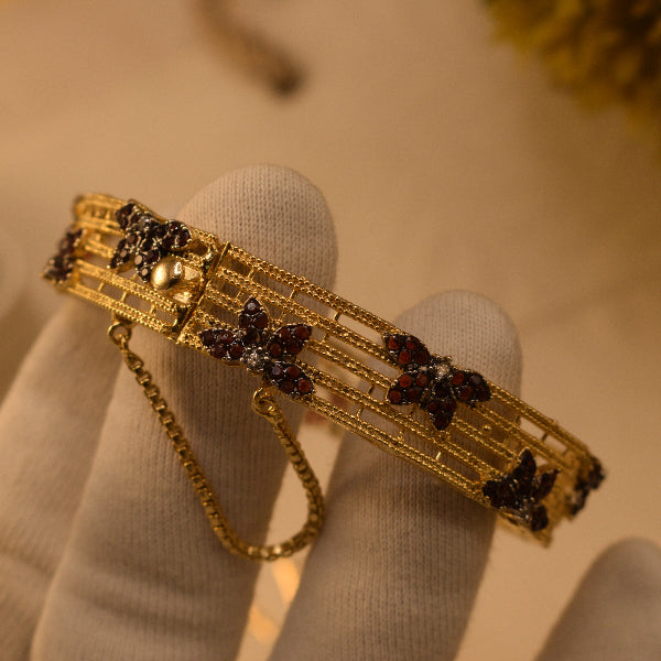 Charming Unique Design Gold Plated Crystal Stones Bangle for Girls/Women