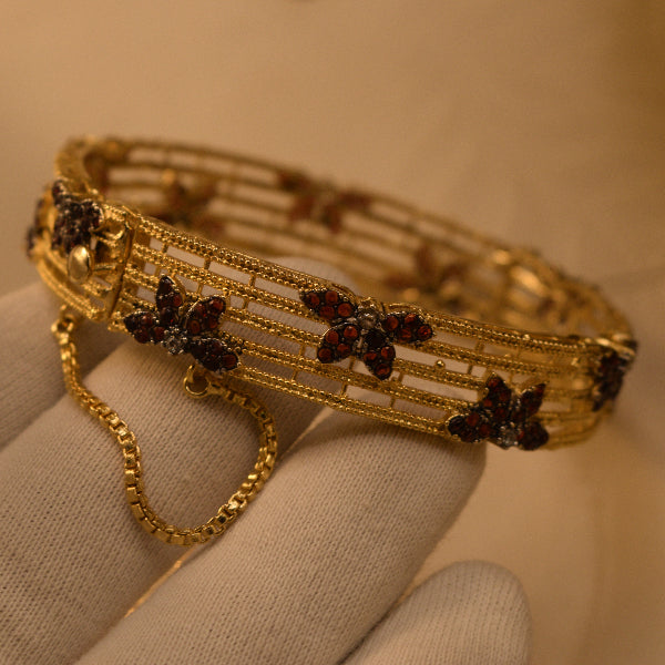 Charming Unique Design Gold Plated Crystal Stones Bangle for Girls/Women