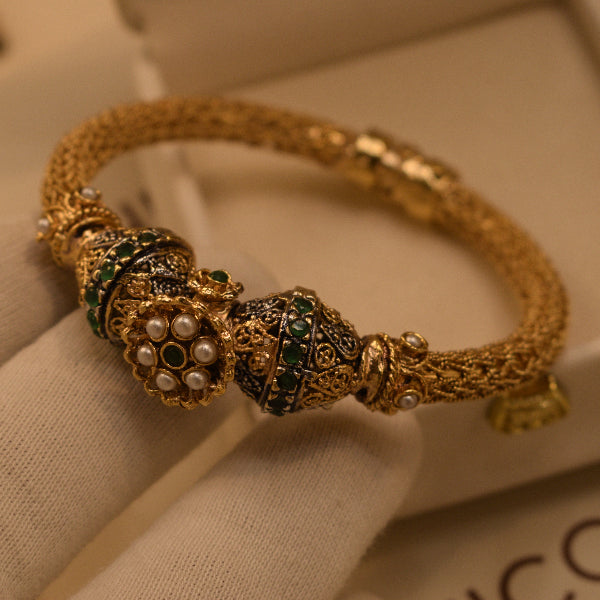 Glamorous Unique Design Gold Plated Crystal Stones Bangle for Girls/Women