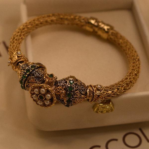 Glamorous Unique Design Gold Plated Crystal Stones Bangle for Girls/Women