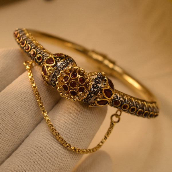 Charming Unique Design Gold Plated Crystal Stones Bangle for Girls/Women
