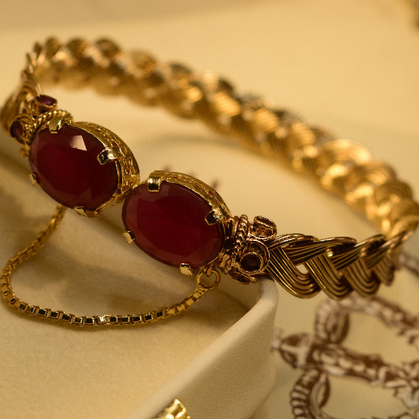 Gorgeous Unique Design Gold Plated Crystal Stones Bangle for Girls/Women
