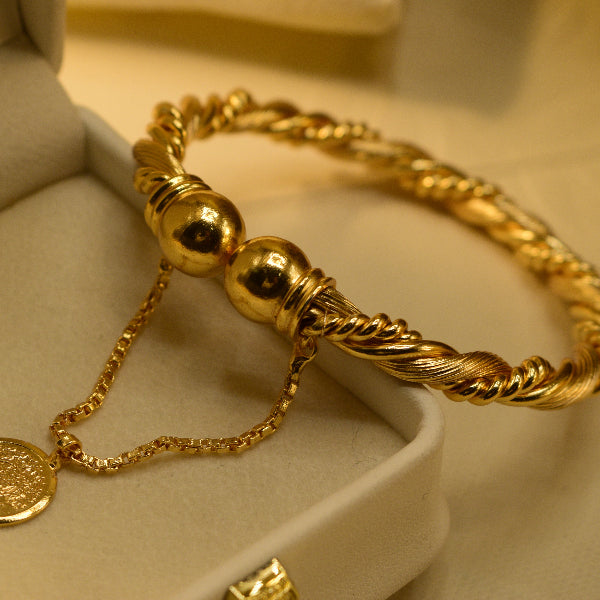 Dazzling Unique Design Gold Plated Bangle for Girls/Women