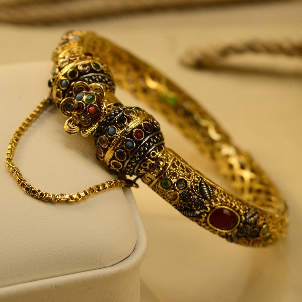 Sparkling Design Gold Plated Crystal Stones Bangle for Girls/Women