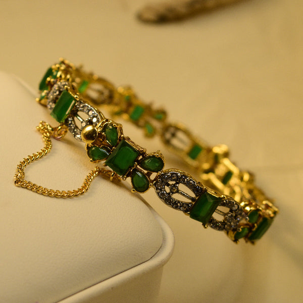 Elegant Design Gold Plated Crystal Stones Bangle for Girls/Women