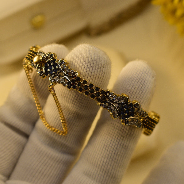 Glamorous Design Gold Plated Crystal Stones Bangle for Girls/Women