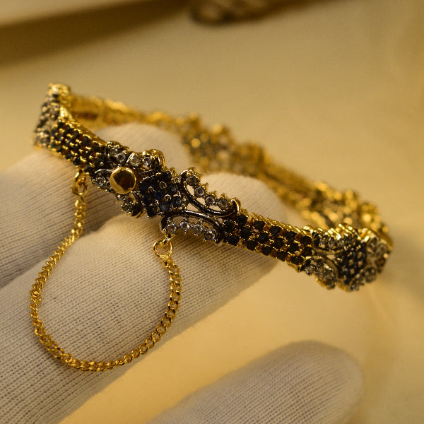 Glamorous Design Gold Plated Crystal Stones Bangle for Girls/Women