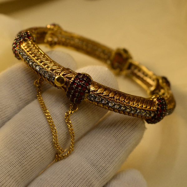 Charming Design Gold Plated Crystal Stones Bangle for Girls/Women